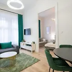 Rose-modern, Central, Quiet, Heroes' Square Appartement