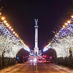 Rose-modern, Central, Quiet, Heroes' Square *