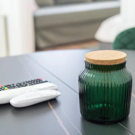 Rose-modern, Central, Quiet, Heroes' Square *