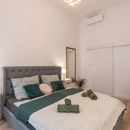 Apartment Rose-modern, Central, Quiet, Heroes' Square Budapest