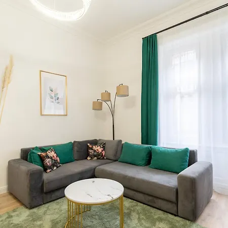 Apartment Rose-modern, Central, Quiet, Heroes' Square *